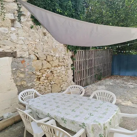 Sleeps 2- Pet Friendly Wifi Free Parking Montauriol (Lot-et-Garonne)